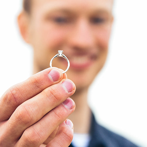 5 tips til hvordan du får den forlovelsesring, som du drømmer om