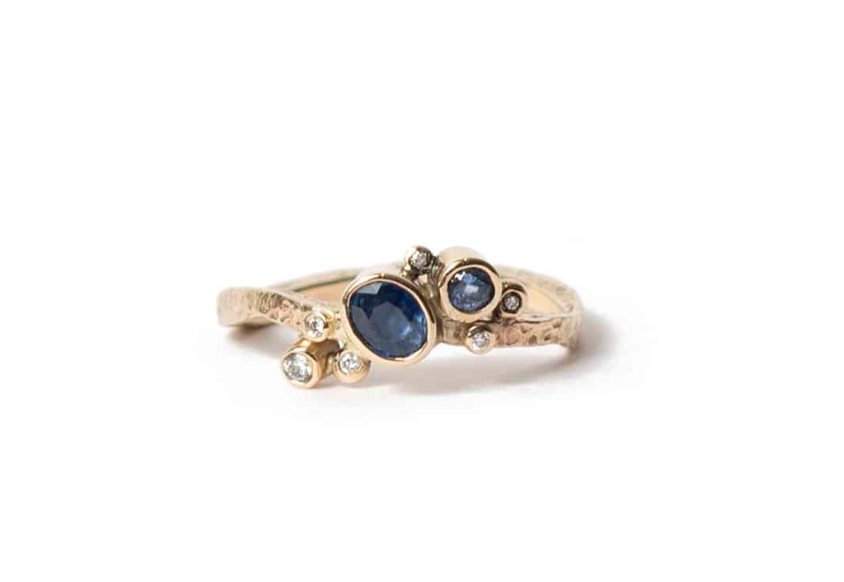 Athena guld ring med safir og brillanter